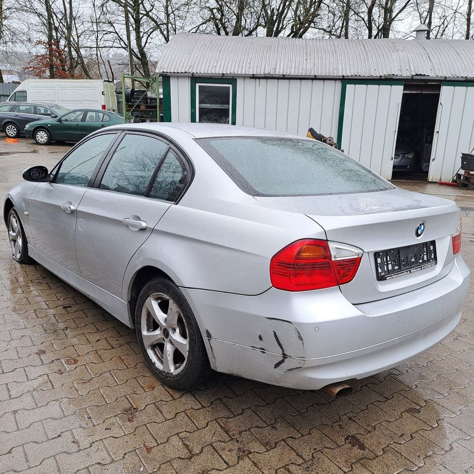 BMW E90 N46B20B /  G-GS6-17BG Lack:TITANSILBER MET(354) Nr:(4126) in Rennerod