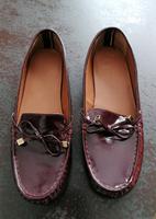Tommy Hilfiger Damen slipper Gr 9M/41 neuwertig Bordeaux rot Nordrhein-Westfalen - Erkrath Vorschau