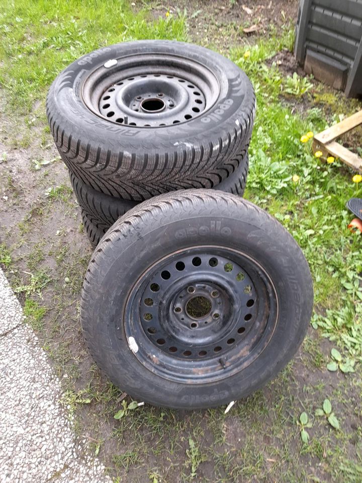 Winterreifen sehr gutes Profil 205/65 R15 in Bielefeld