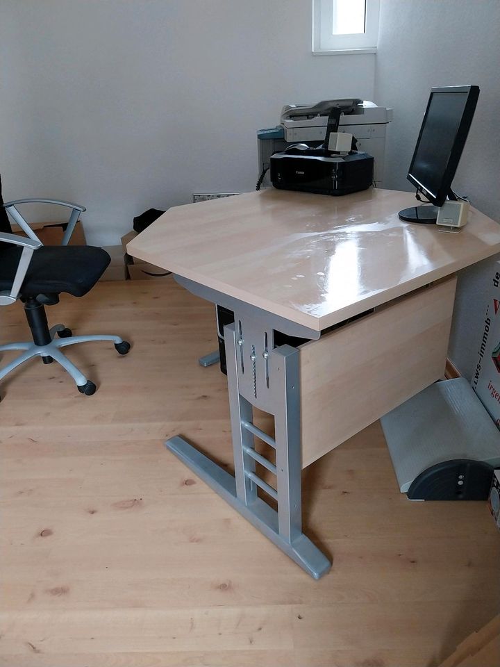 Schreibtisch in Alsdorf