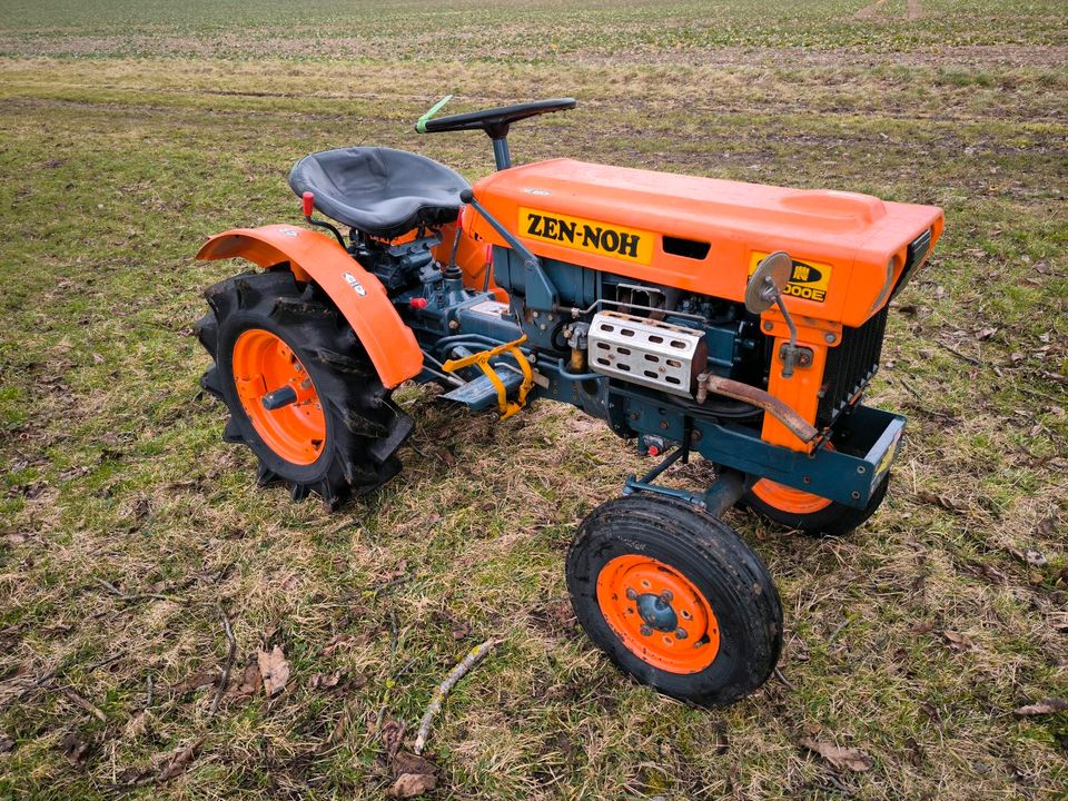 Kubota B6000 2WD ZEN-NOH Kleintraktor Schlepper Oldtimer Agrar in Langula