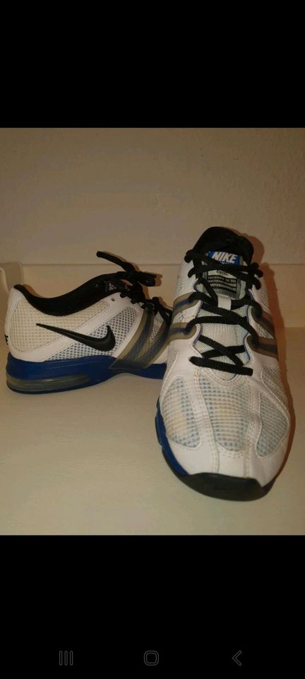 Sportschuh Sneaker Nike Gr 38.5 in Dresden