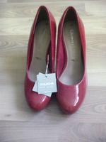 Rote Tamaris Pumps, neu Berlin - Friedrichsfelde Vorschau