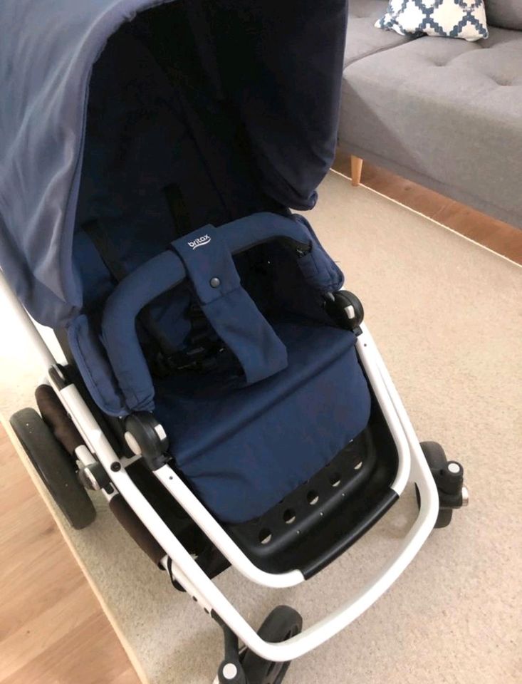 Britax Go Kinderwagen mit Babyschale in Gilching