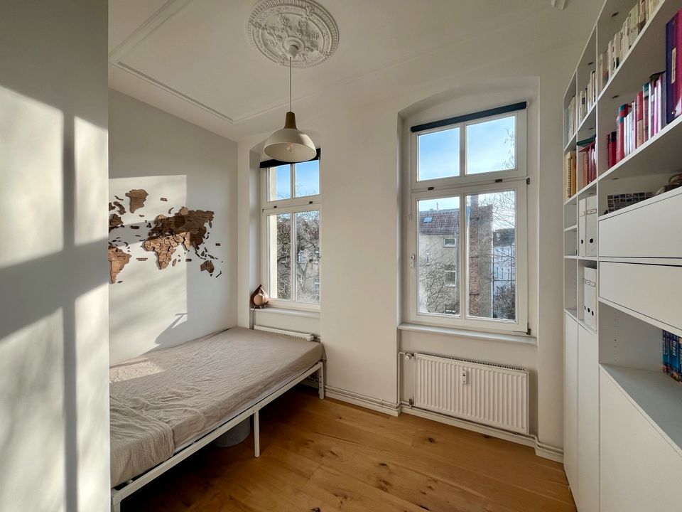 Möblierte 4 Zimmer Wohnung für 4 Monate in Berlin