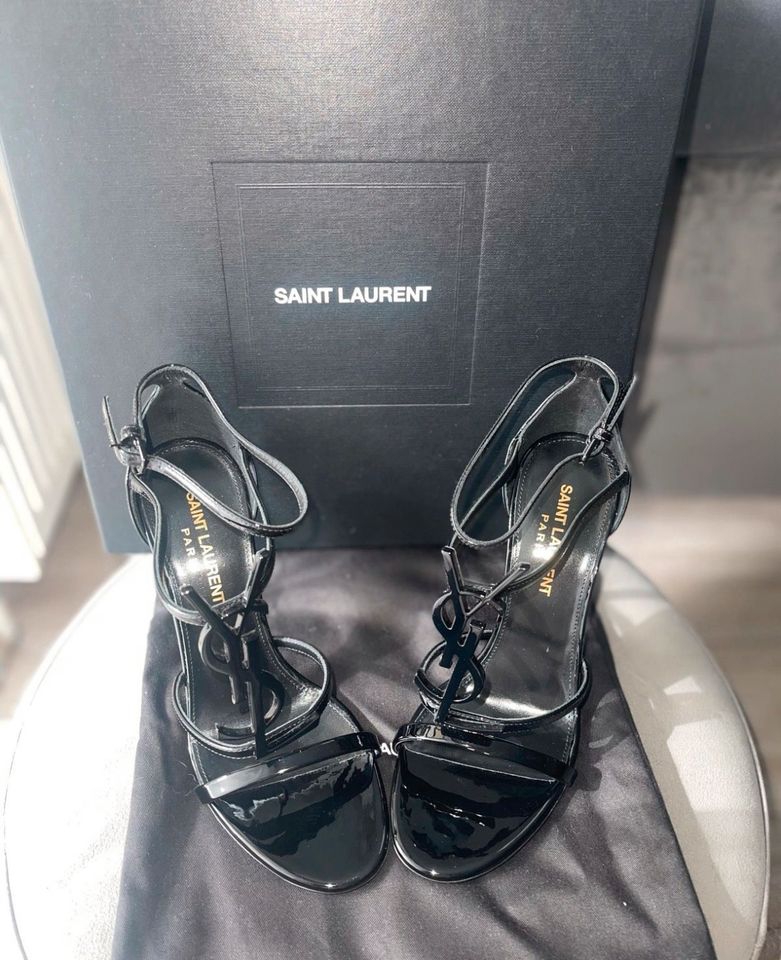 Yves Saint Laurent Cassandra High Heels mit Monogramm -Original in Frankfurt am Main