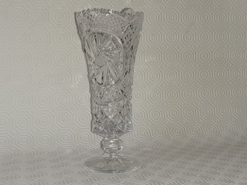 Vase Kristall Kelch Schleuderstern Geschliffen 18cm Groß Vintage in Zwoenitz