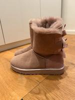 UGG Original hellrosa Nordrhein-Westfalen - Oer-Erkenschwick Vorschau