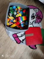 eine Kiste lego duplo mit 2 Platten Niedersachsen - Oldenburg Vorschau