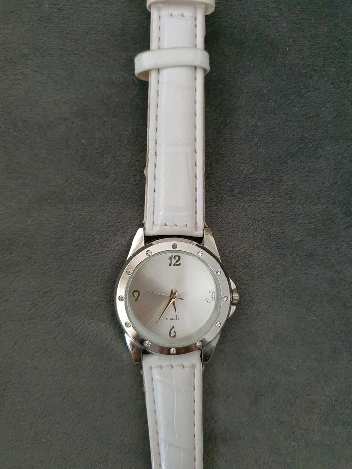 Uhr Damen Steine quartz creme weiß Silber in Köln