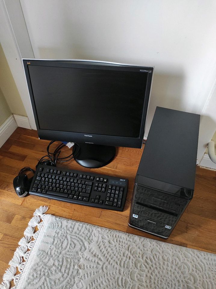 PC Monitor Set Medion Windows Vista CD DVD View Sonic in Reinbek