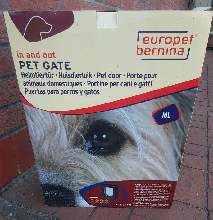 Hundeklappe in Klötze