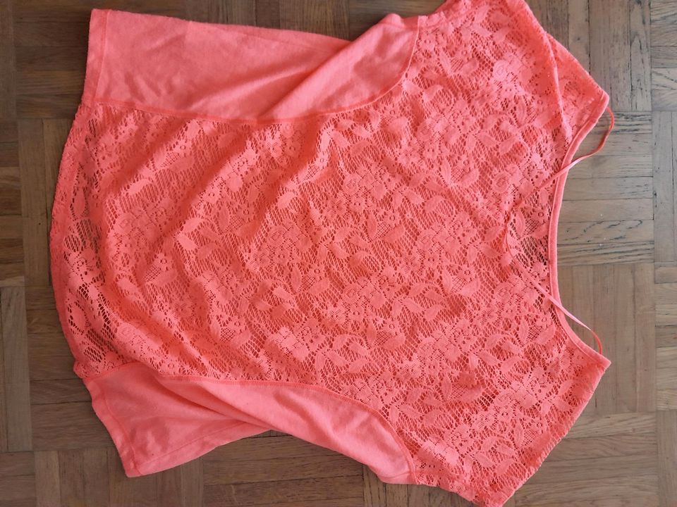 Bershka Shirt Size S Pink Rosa Damen Mädchen in Leipzig