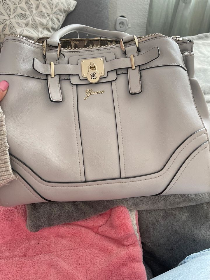 Guess Handtasche in Recklinghausen