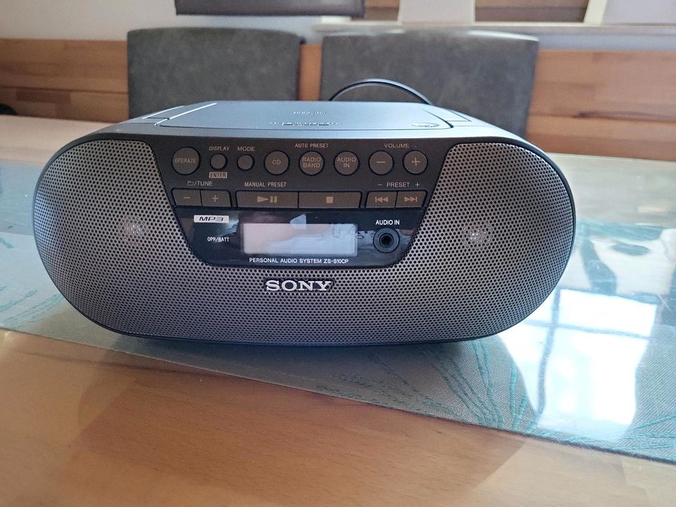 Sony ZS-S10CP / CD-Spieler / Radio / MP3 in Medebach