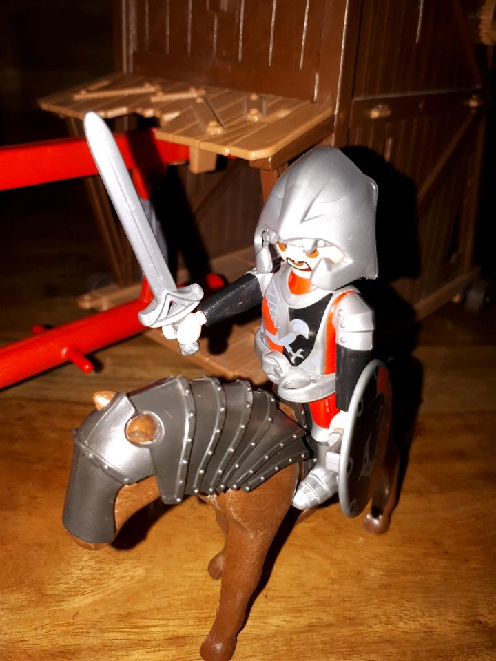 Playmobil Falkenritter-Angriffsturm in Panitzsch