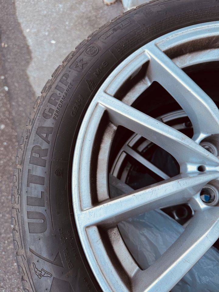 BMW Winterreifen und Felgen 4x Original Goodyear, 225*50 R17 98H in Stuttgart