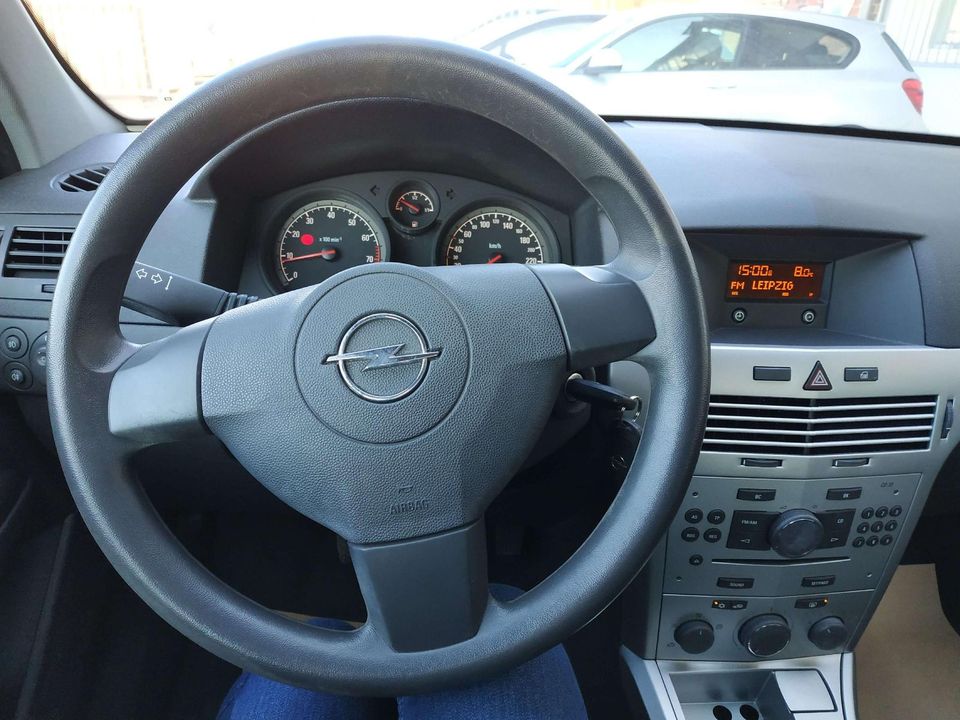 Opel Astra 1.4/ TÜV NEU/ wenig KM/ Tempomat/ PDC in Leipzig