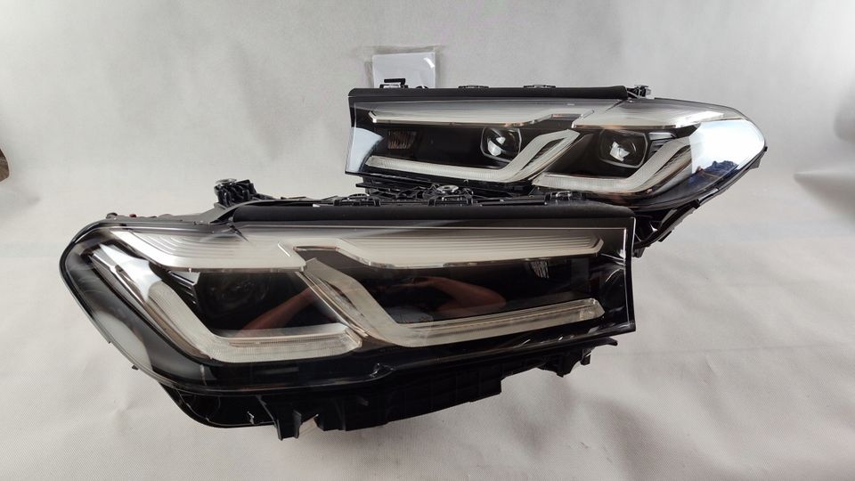 SCHEINWERFER BMW G30 G31 LIFT LCI  LED ADAPTIVE RECHTS LINKS TOP in Neu-Isenburg