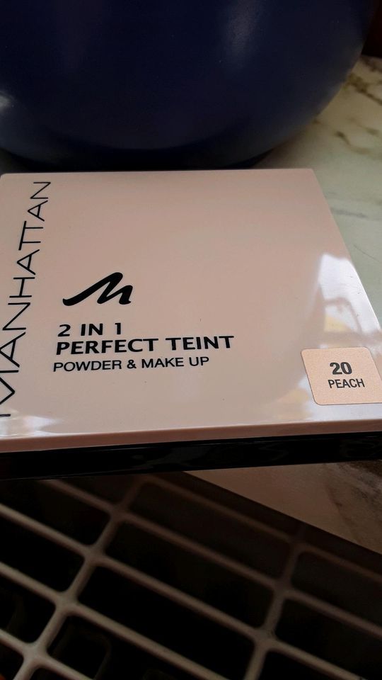 Neu MANHATTEN 2 in 1 PERFEKT FIT POWDER & MAKE UP in Schweinfurt