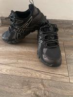 Asics sneaker gr.42 Frankfurt am Main - Preungesheim Vorschau