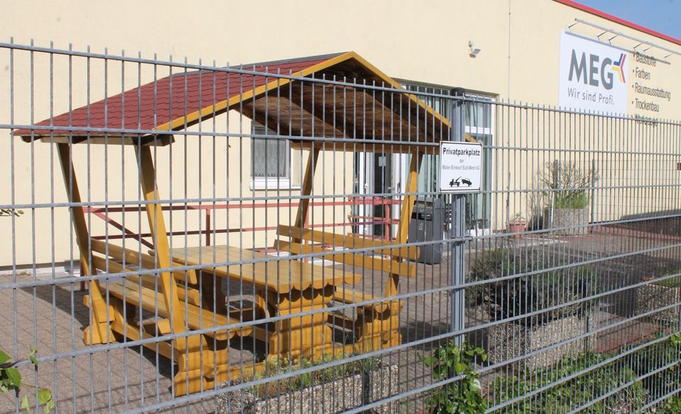 Überdachte Sitzgruppe Hütte Garnitur mit Dach Sitzlaube Pavillon in Gangkofen