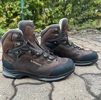 LOWA Herren Trekkingstiefel  EU 44 Kr. München - Taufkirchen Vorschau
