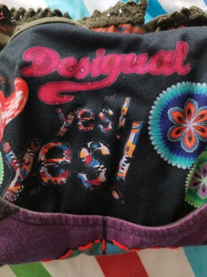 Kleid mit passender Tasche. Desigual in Ennepetal