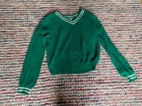 Einen grünen Pullover mit der Größe 134 bis 140 Hamburg - Hamburg-Nord Vorschau