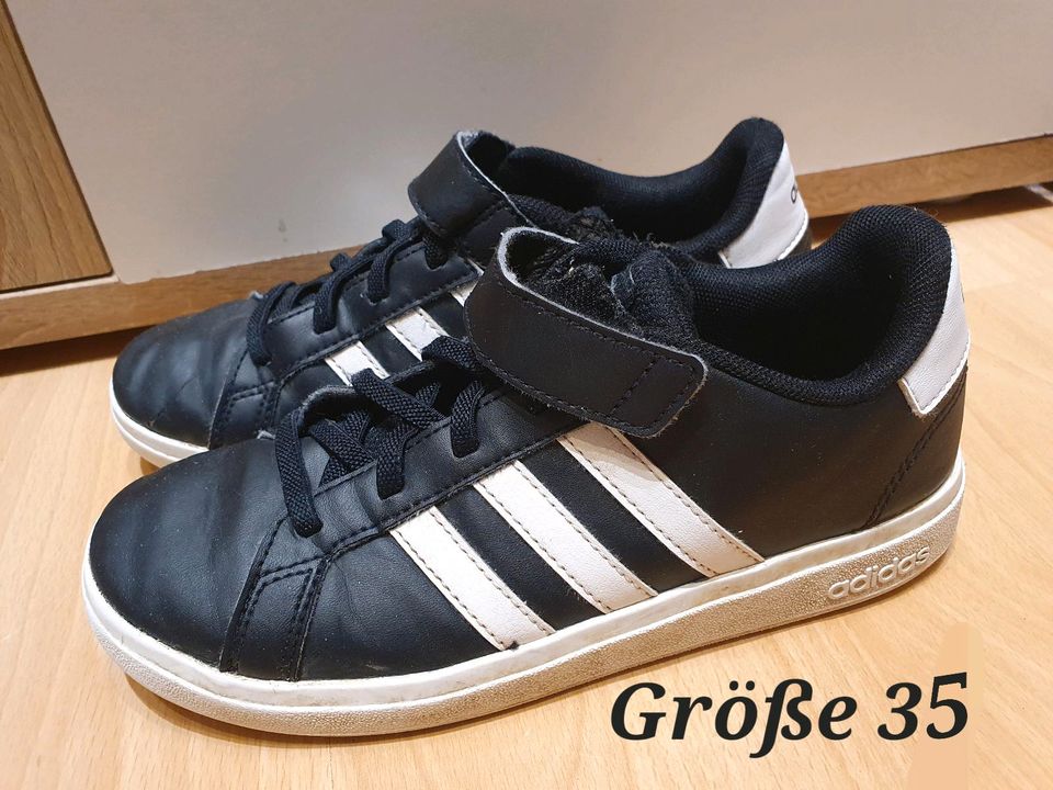 Adidas Schuhe, Größe 35 in Hof (Saale)