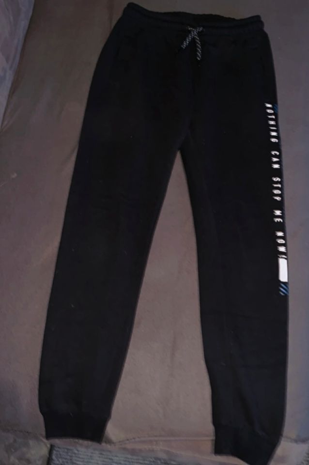 Jogging / Jeans / kurze Hose in Mühlhausen