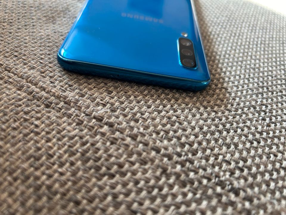 Samsung Galaxy A50 blau sehr guter Zustand, kaum benutzt in Kiel