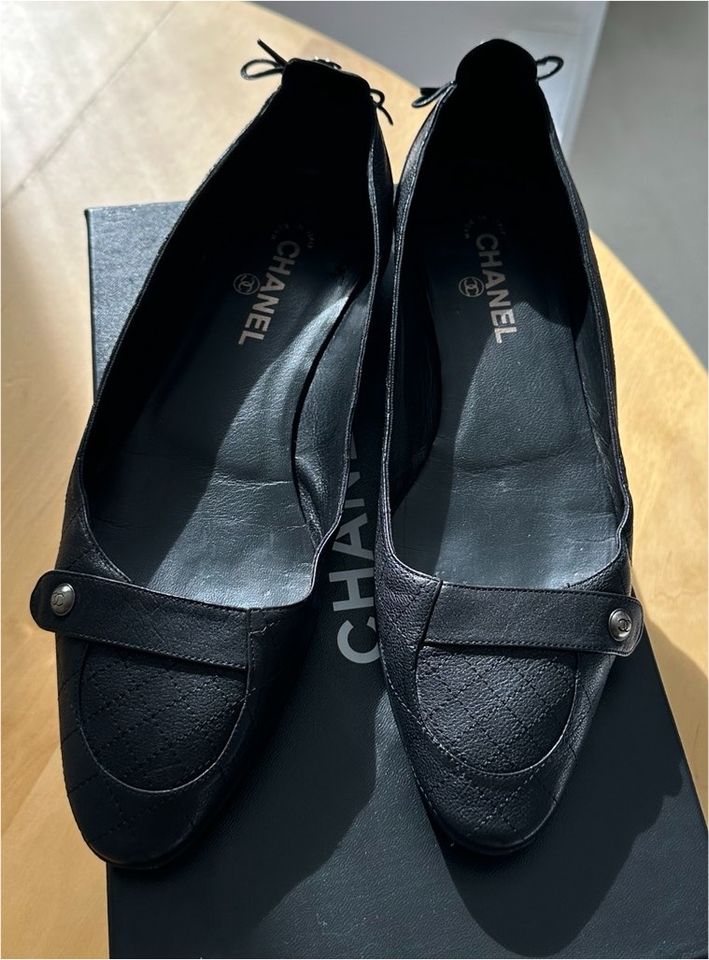 Original Chanel Ballerinas in schwarz Größe 41 in Berlin