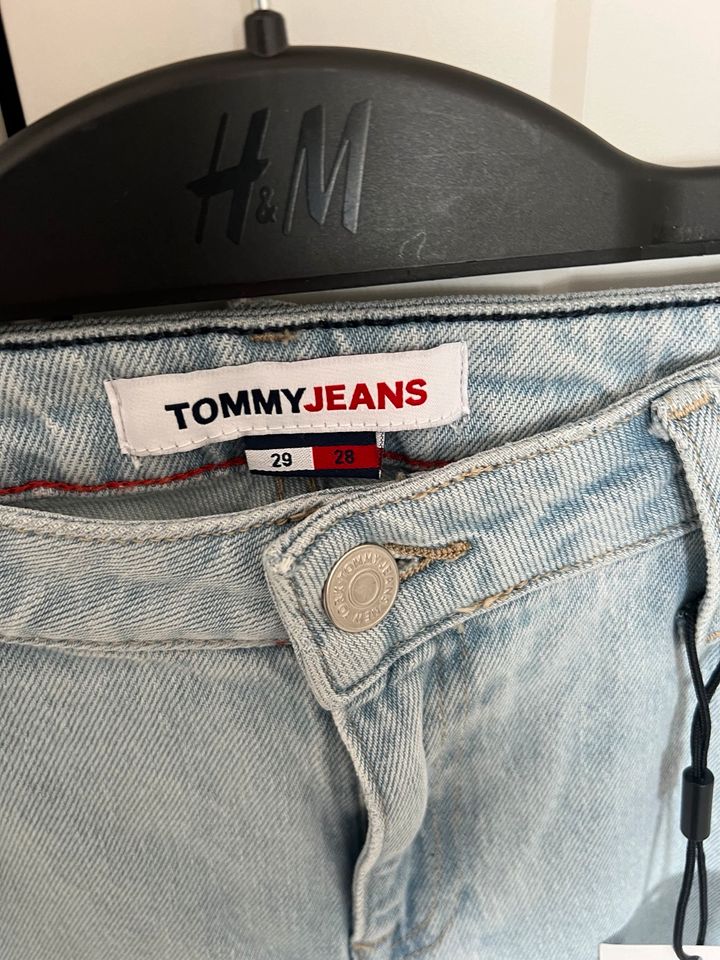 Tommy Jeans Größe 29/28 neu mit Etikett in Solingen