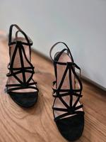 Neuwertige schwarze Highheels/ High Heels Größe 40 von Tamaris Hessen - Lohfelden Vorschau