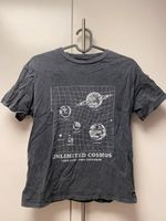 T-Shirt mit Universe Aufdruck (Pull&Bear) Baden-Württemberg - Freiburg im Breisgau Vorschau