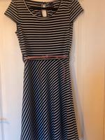 Kleid Schwarz/Weiß gestreift Hessen - Kassel Vorschau