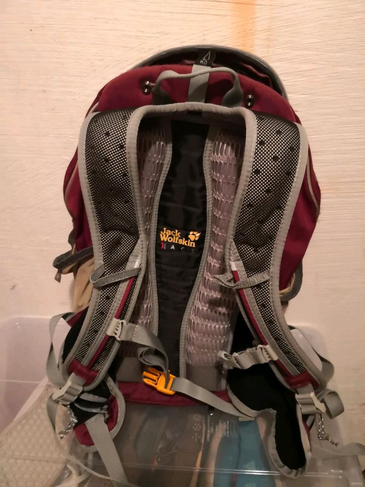 Jack wolfskin Rucksack in Großrinderfeld