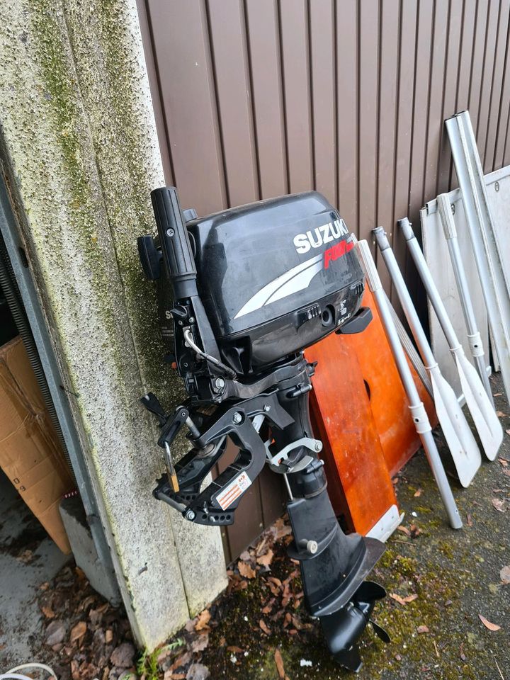 Schlauchboot Suzumar DS290 mit Außenborder Suzuki DF5 in Neuenrade