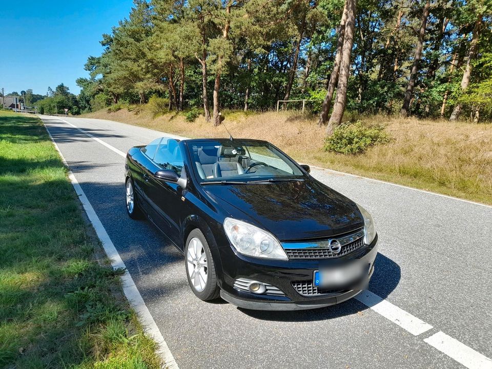 Opel Astra Twintop in Geesthacht