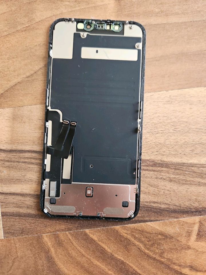Iphone 11 Glas defekt Display funktioniert in Haldenwang