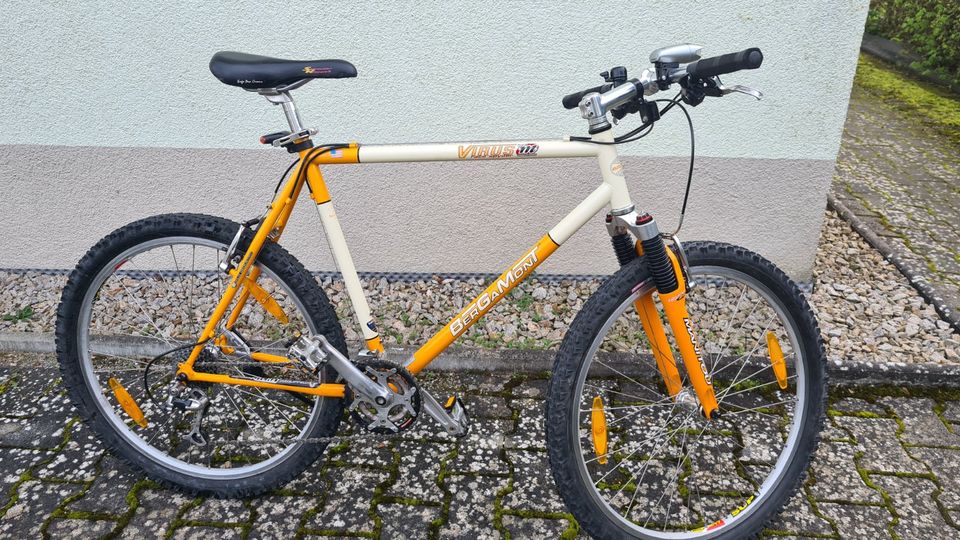 BerGaMonT Jugend Fahrrad mit 26 Zoll 24 Gang in guten Zustand in Gäufelden