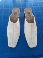 Damen Schuhe weiß Kunstleder Gr. 39 Leipzig - Gohlis-Mitte Vorschau