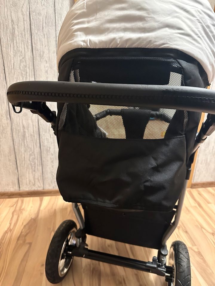 Ein guter Kinderwagen Bergsteiger Capri 3 in 1 zum Verkaufen in Ennepetal