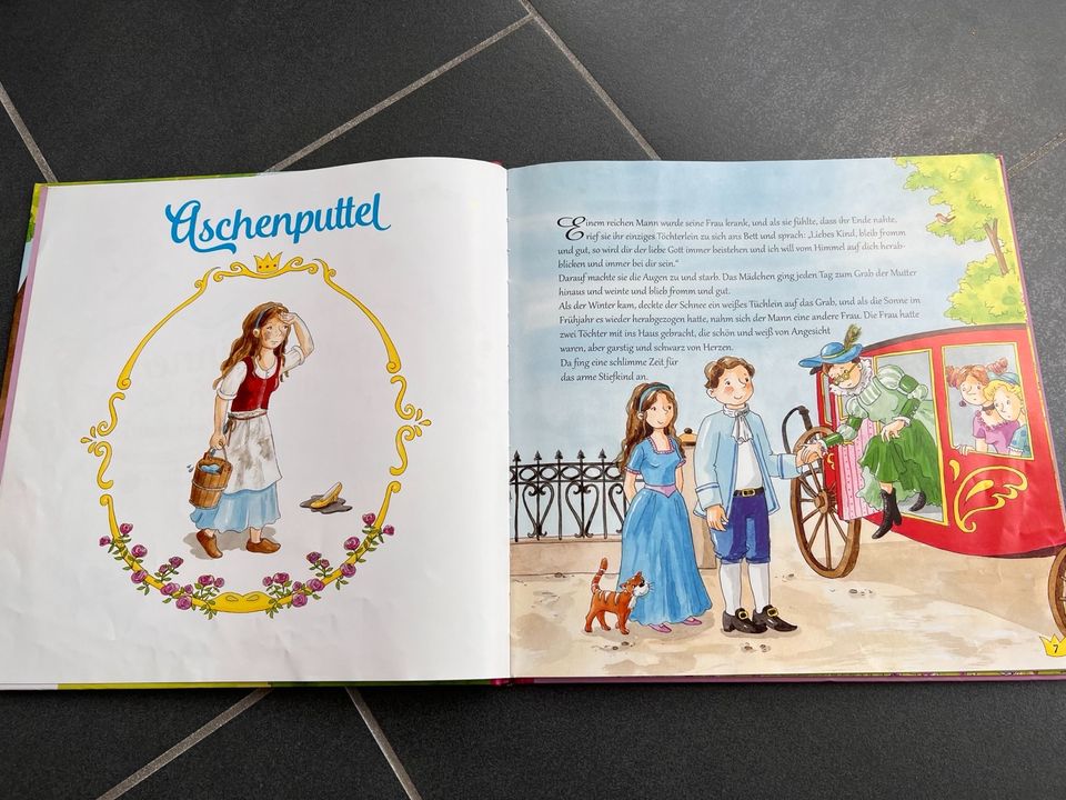 Wunderschönes Buch Kinderbuch Prinzessinnen Märchen mit CD in Salzkotten