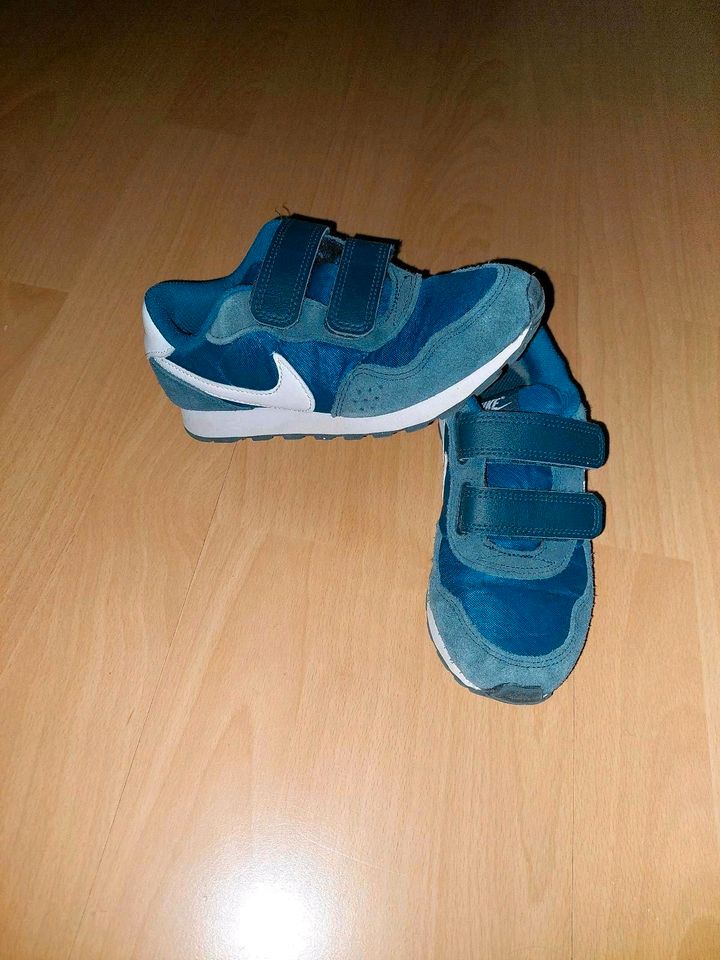 Nike Turnschuhe non marking Sneaker 30 blau Klett Schulsport md in Berlin