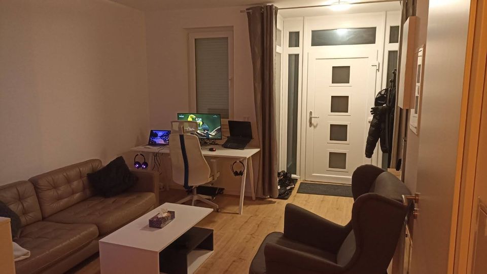 Furnished sublet 15 Jun - 30 Aug berlin c zone in Berlin