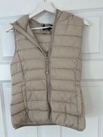 Steppweste mit Kapuze von ONLY – Größe XS – Beige Niedersachsen - Apen Vorschau