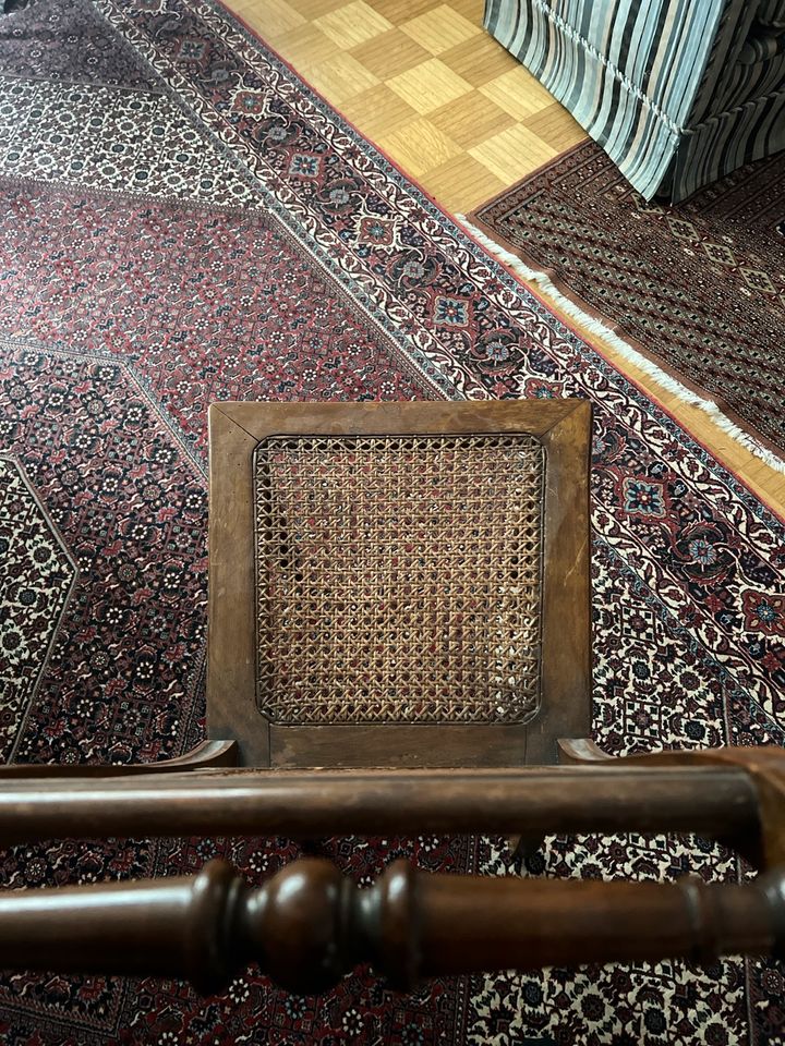 Antiker Stuhl von Oma intakt in Ulm