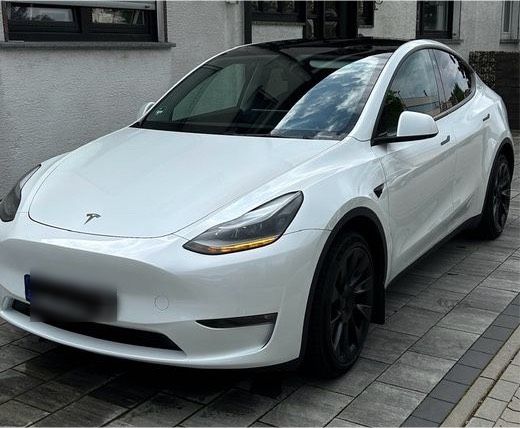 Tesla Model Y AWD Allrad AHK in Hainburg